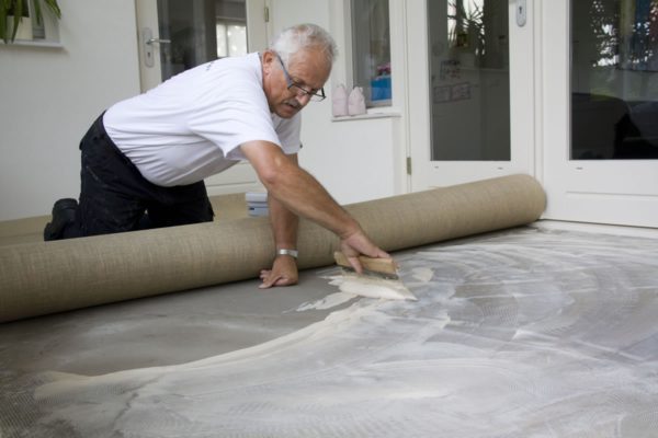 stofferen leggen stof tapijt bekleding klassiek